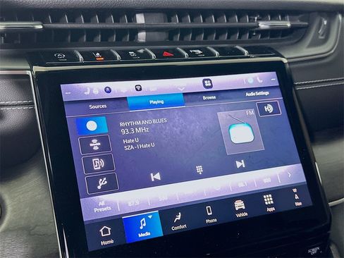 Used 2025 Jeep Grand Cherokee L Limited w/ Black Appearance Package image 31