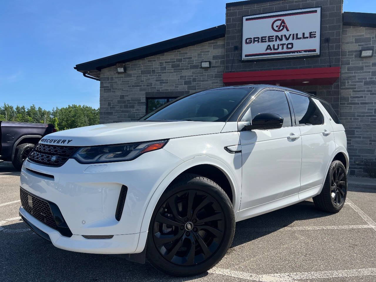 Used 2023 Land Rover Discovery Sport SE R-Dynamic AWD/4WD image 1