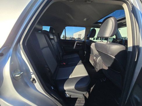 Used 2016 Toyota 4Runner SR5 Premium image 13