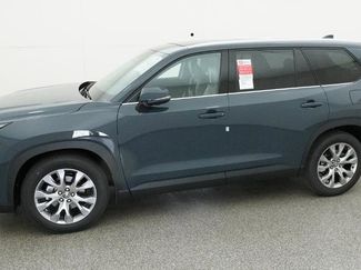 New 2026 Toyota Grand Highlander Limited video 2