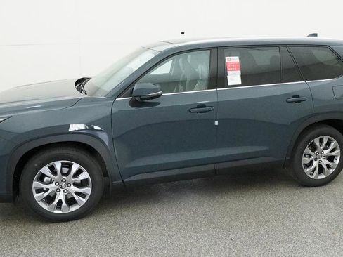 New 2026 Toyota Grand Highlander Limited image 2