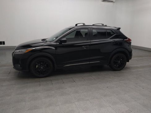 Used 2024 Nissan Kicks SR w/ SR Premium Package FWD image 2