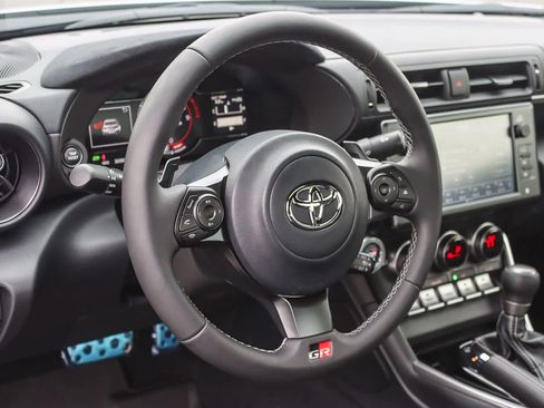 Used 2023 Toyota GR86 Premium image 14