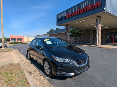 Used 2020 Nissan Versa S FWD image 1