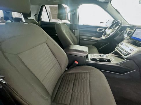 Used 2021 Ford Explorer XLT RWD image 28