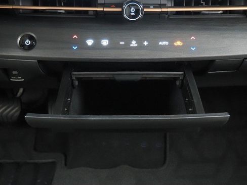 Used 2023 Nissan Ariya Empower+ image 32