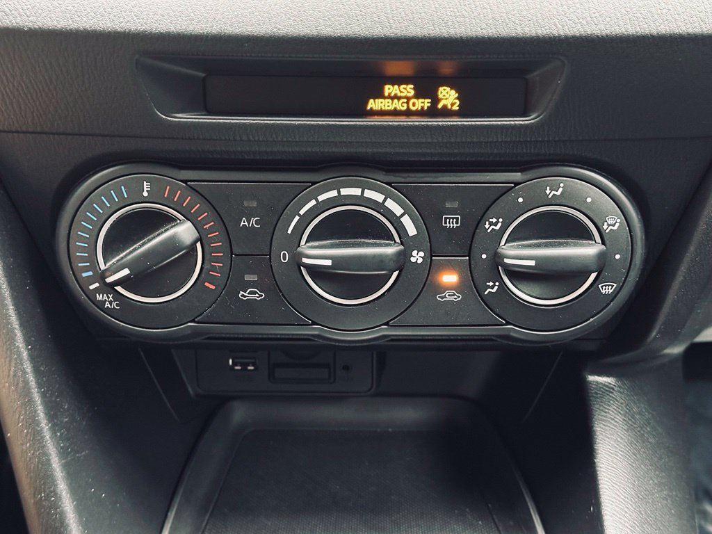Used 2015 MAZDA MAZDA3 i Touring FWD image 34