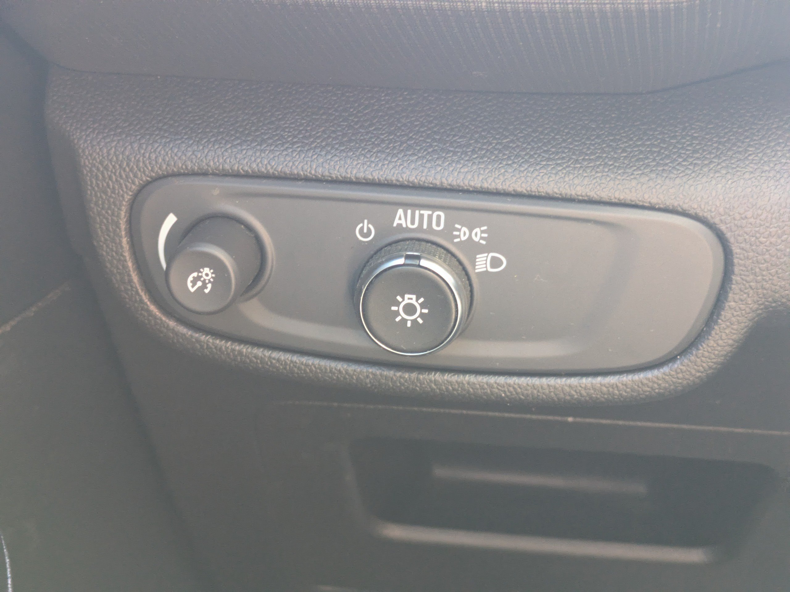Used 2023 Chevrolet TrailBlazer LS FWD image 23