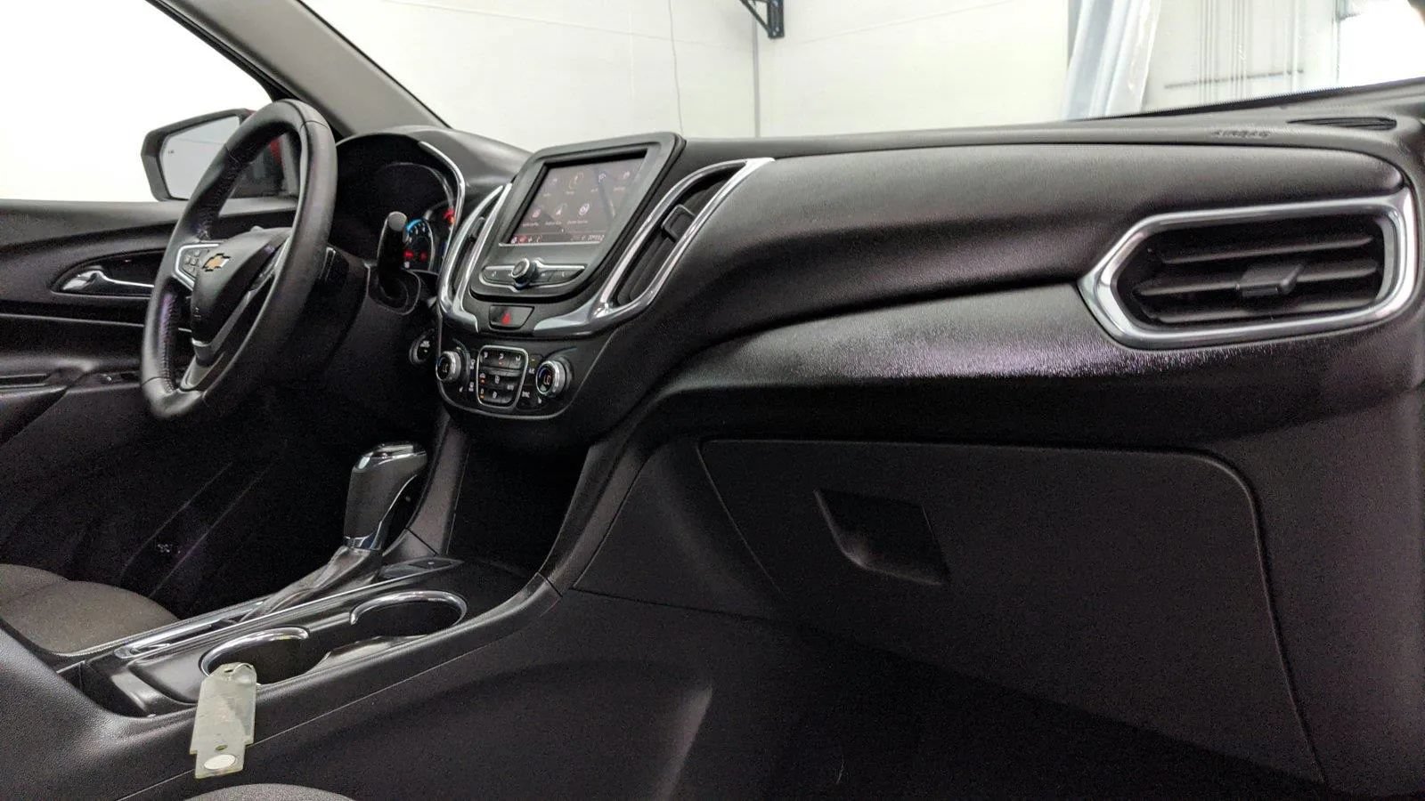 Used 2020 Chevrolet Equinox LT FWD image 47