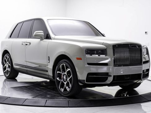 Used 2022 Rolls-Royce Cullinan Black Badge AWD/4WD image 3