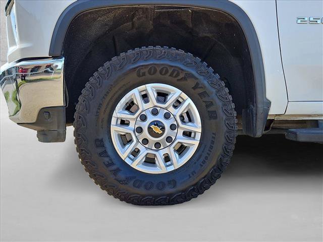 Used 2023 Chevrolet Silverado 2500 LT AWD/4WD image 23