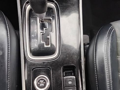 Used 2019 Mitsubishi Outlander SE image 11