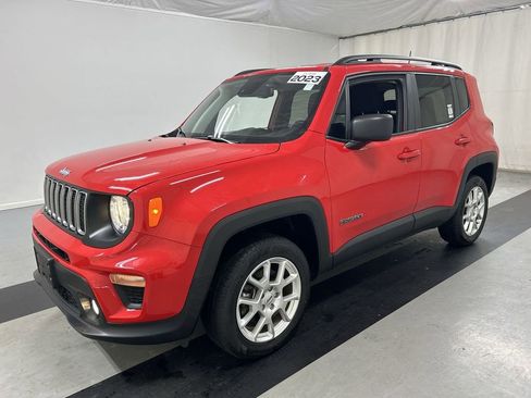 Used 2023 Jeep Renegade Latitude w/ Premium Group AWD/4WD image 5