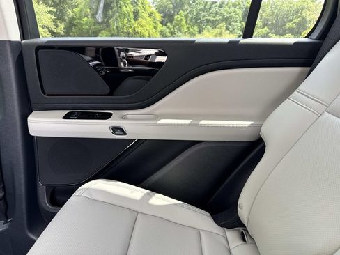 New 2026 Lincoln Aviator 2WD image 15