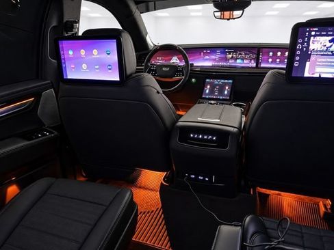 Used 2025 Cadillac Escalade ESV Sport Platinum AWD/4WD image 54