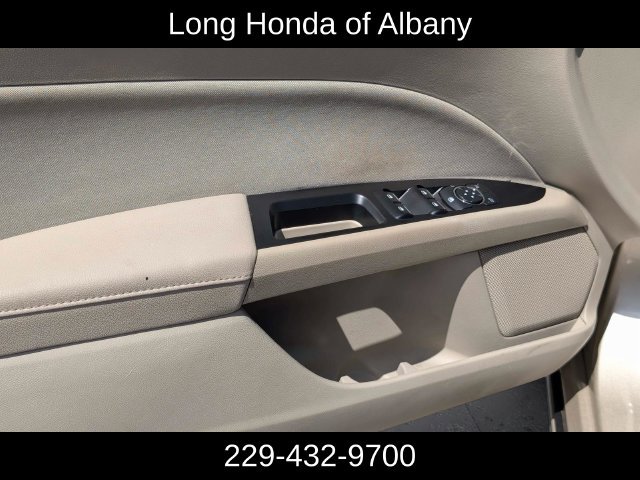 Used 2017 Ford Fusion SE w/ Fusion SE Technology Package FWD image 11