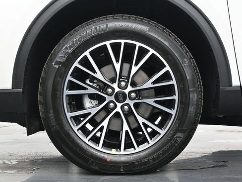 New 2025 Ford Escape SE image 25