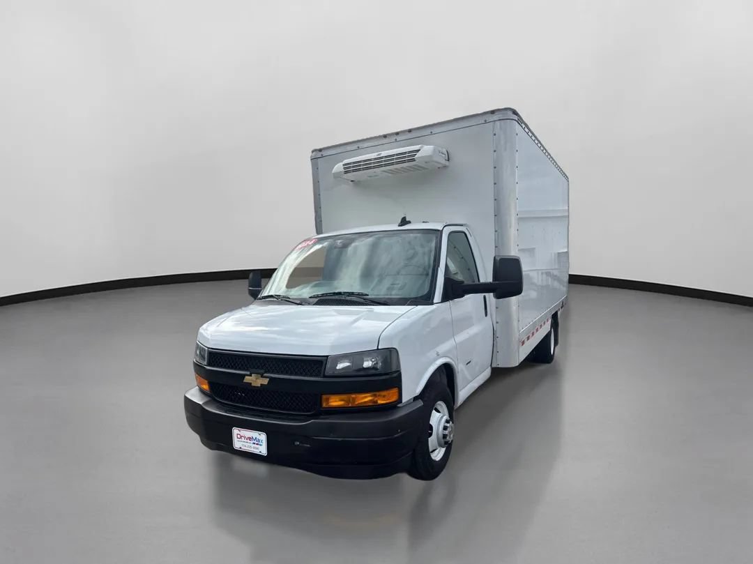 Used 2024 Chevrolet Express 3500 w/ Power Convenience Package RWD image 4