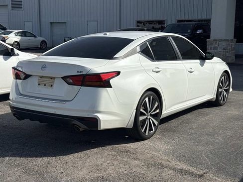 Used 2021 Nissan Altima 2.5 SR w/ SR Premium Package image 6