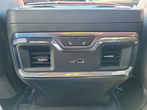 New 2025 GMC Sierra 3500 Denali Ultimate image 16