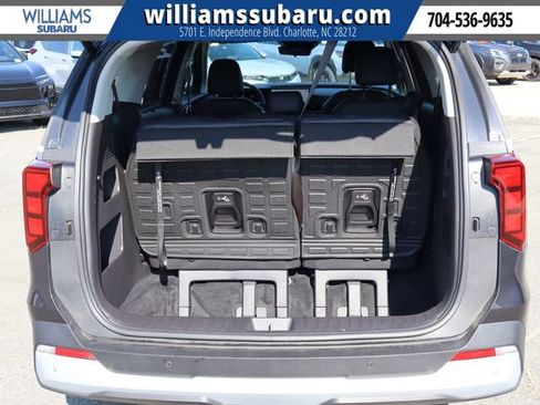 Used 2025 Kia Carnival EX FWD image 34