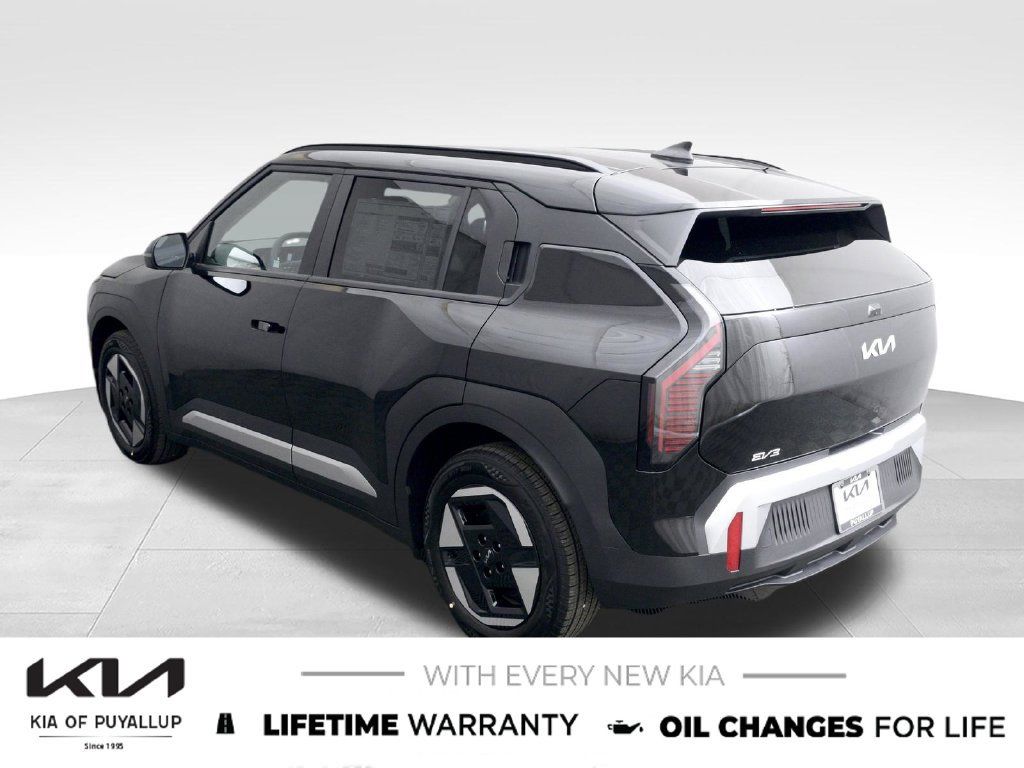 New 2027 Kia EV3 Wind FWD image 7