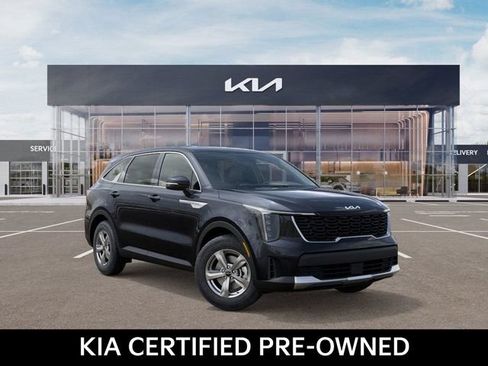 Certified 2026 Kia Sorento LX FWD image 8