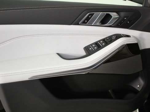 New 2026 BMW X5 xDrive50e image 12