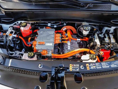 Used 2023 Chevrolet Bolt EUV Premier w/ Redline Edition image 31