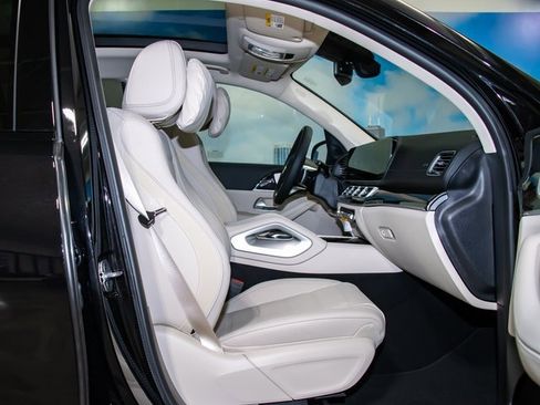 New 2026 Mercedes-Benz GLS 580 4MATIC image 21