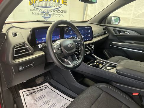 Used 2024 Chevrolet Traverse LT w/ Midnight/Sport Edition AWD/4WD image 19