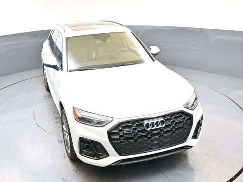 Certified 2025 Audi Q5 2.0T Premium w/ Convenience Plus Package image 43