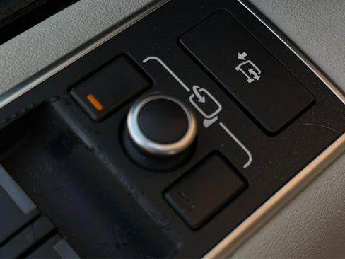 Used 2016 Land Rover Range Rover HSE image 45