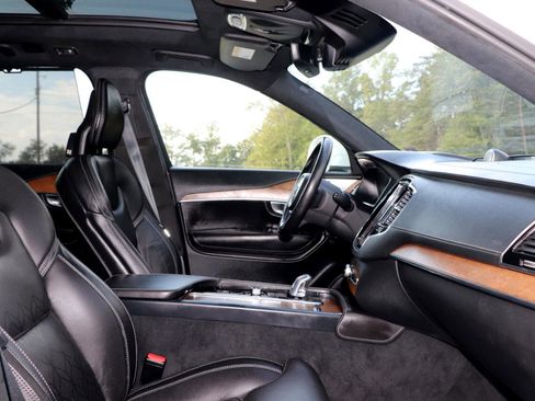 Used 2017 Volvo XC90 T8 Excellence image 46