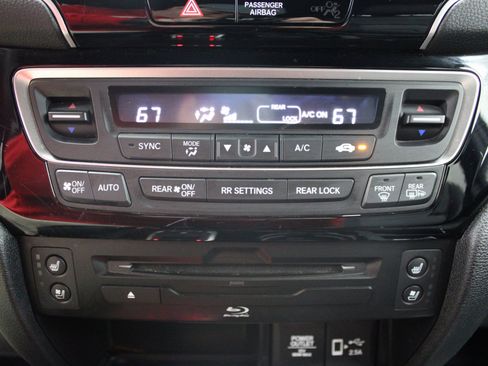 Used 2022 Honda Pilot Black Edition image 45