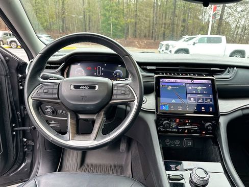 Used 2022 Jeep Grand Cherokee L Limited image 19