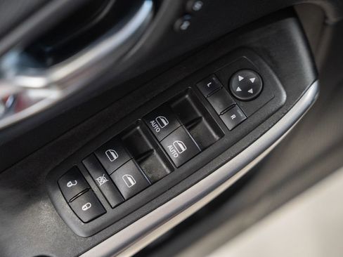 Used 2019 Jeep Cherokee High Altitude AWD/4WD image 39