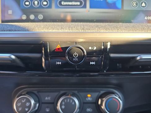 New 2026 Nissan Kicks S FWD image 19