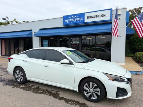 Used 2023 Nissan Altima 2.5 S FWD image 8