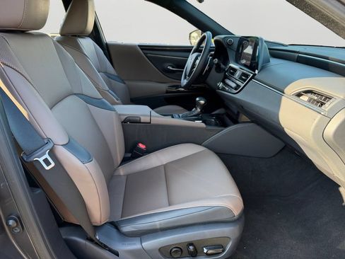 Used 2023 Lexus ES 350 w/ Accessory Package (Z2) FWD image 9