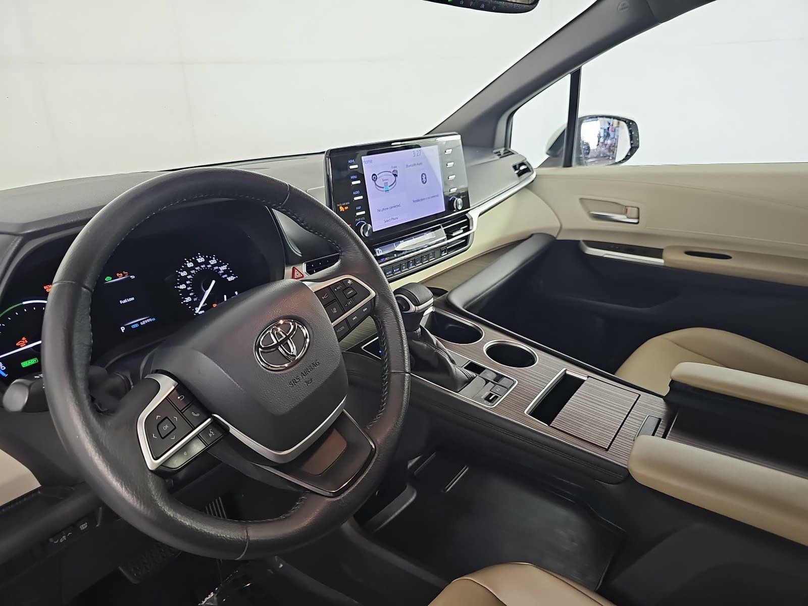 Used 2022 Toyota Sienna XLE FWD image 15