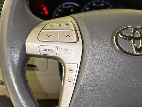 Used 2009 Toyota Camry Hybrid w/ Upgrade Pkg w/ Navigation FWD image 29