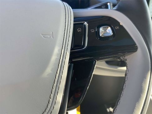 New 2025 Lincoln Aviator Reserve w/ Luxury Package image 28