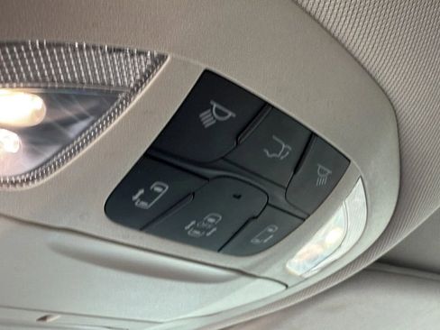 Used 2023 Chrysler Voyager LX FWD image 25