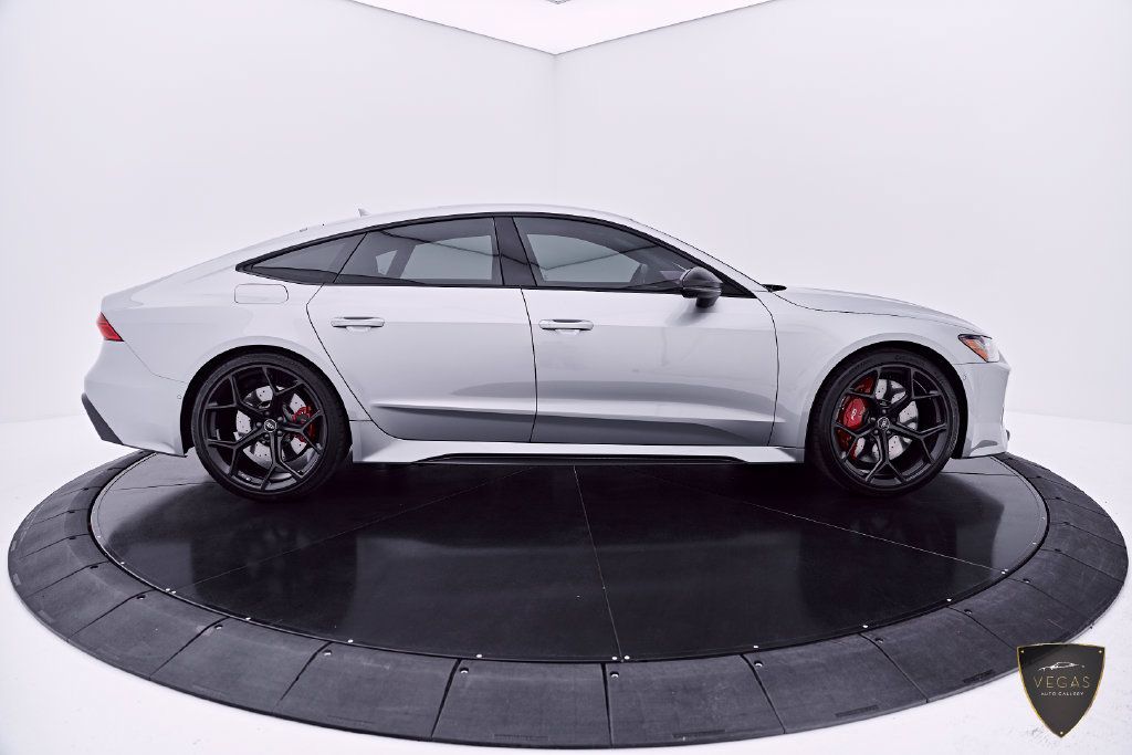Used 2025 Audi RS 7 Performance AWD/4WD image 16