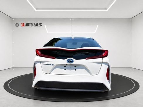 Used 2021 Toyota Prius Prime LE FWD image 4