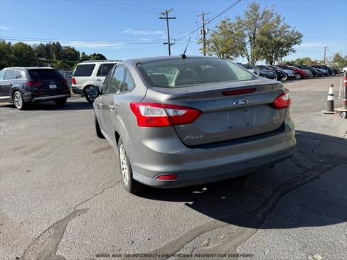 Used 2012 Ford Focus SE FWD image 4
