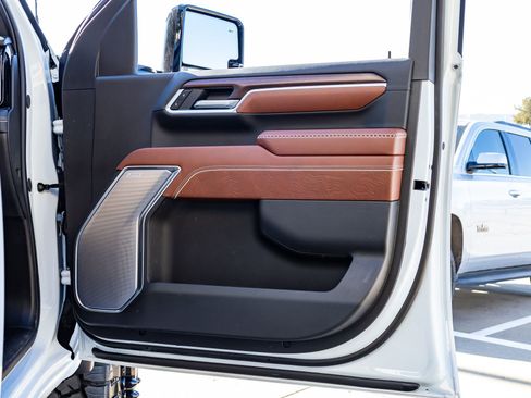 Used 2026 GMC Sierra 3500 Denali Ultimate image 37