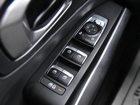 Used 2025 Kia Sorento S image 40