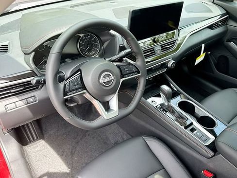 New 2025 Nissan Altima 2.5 SR w/ SR Premium Package image 7